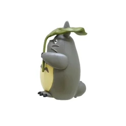 New Pull Back Figurine Totoro with leaf - My Neighbour Totoro Toys