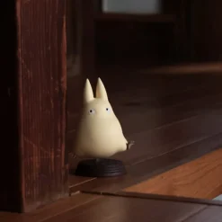 Small Totoro running pocket statue - My Neighbor Totoro Statues